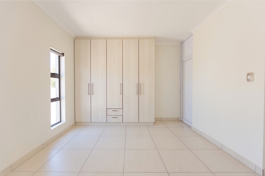 5 Bedroom Property for Sale in Country Club Western Cape